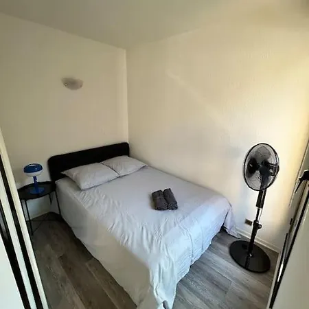 Avec Parking Gratuit Apartman