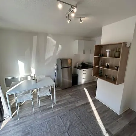 Avec Parking Gratuit *